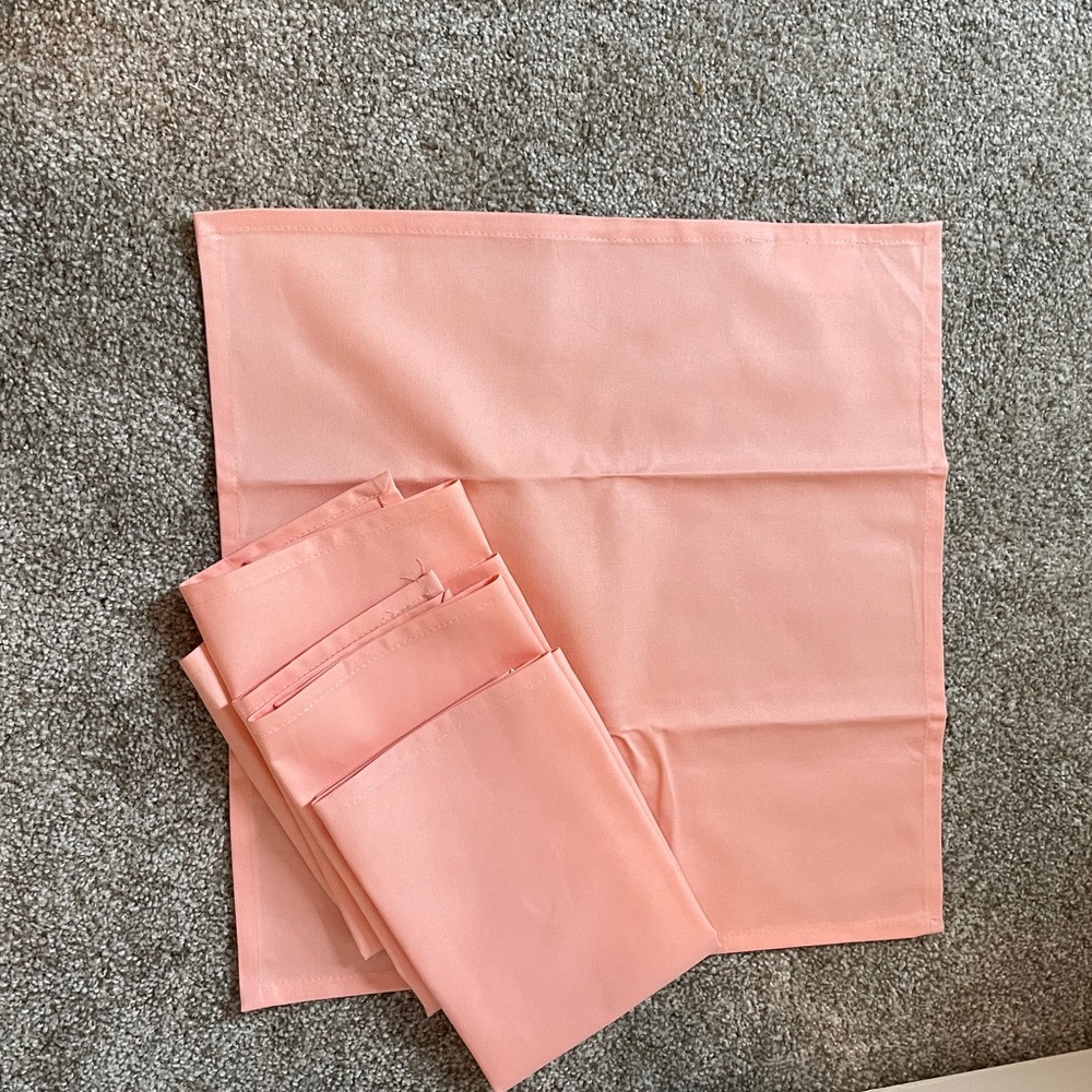 Set of 4 peach cloth napkins